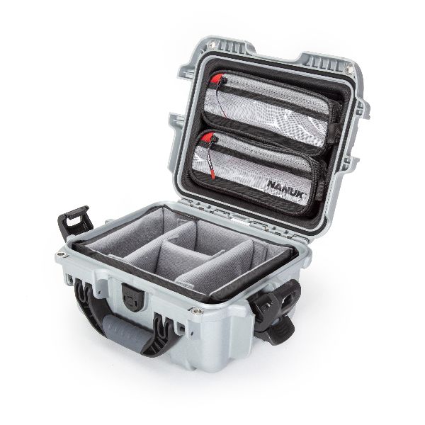 Mallette Nanuk 905 Argent avec Fermoirs TSA PowerClaw, Bande Séparatrice et Organisateur Couvercle