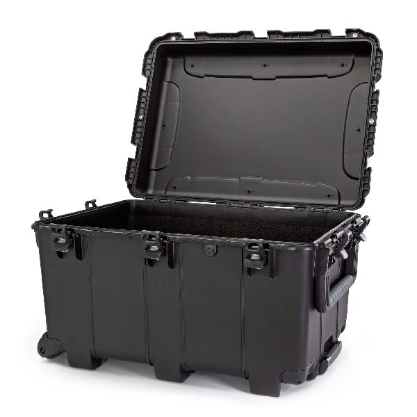 Case Nanuk 975 Black with Retractable Handle and Wheels
