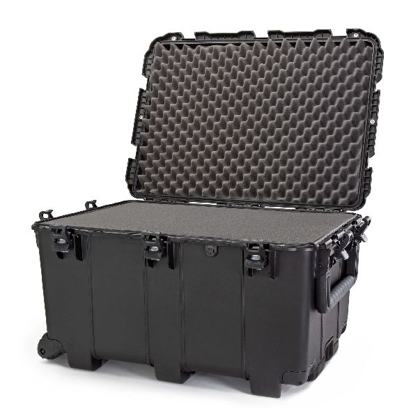 Case Nanuk 975W Black with Wheels & Cubed Foam